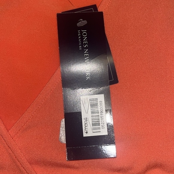 Jones New York women’s Coral V-Neck Short Sleeve Top size small - Picture 6 of 9
